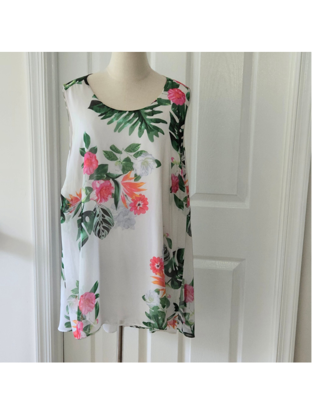 Vince Camuto Women's Floral Sleeveless White Green Pink Tank Top Plus Sz 2X - Picture 2 of 11